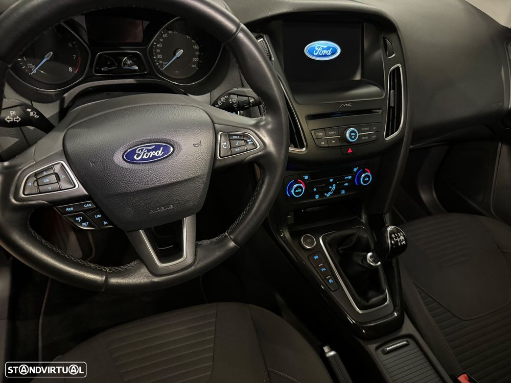 Ford Focus 1.0 EcoBoost Titanium - 16