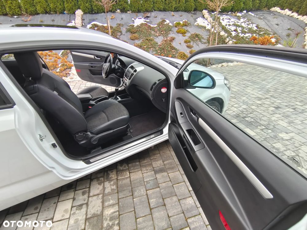 Kia ProCeed 1.6 CVVT ISG Vision - 17