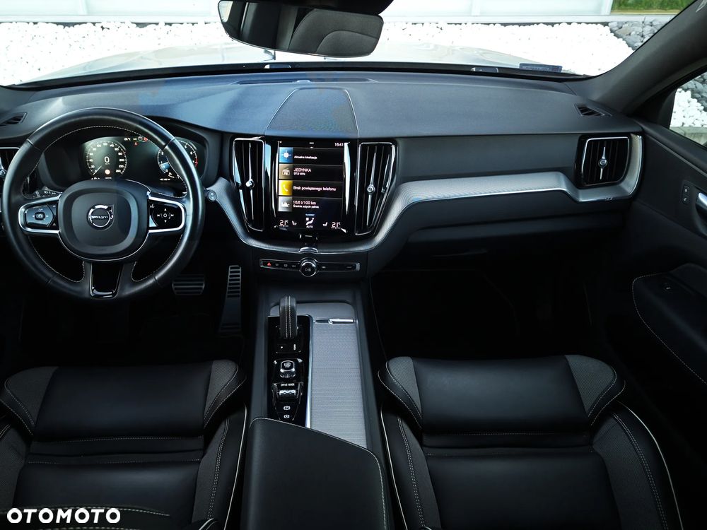 Volvo XC 60 B4 B R-Design - 18