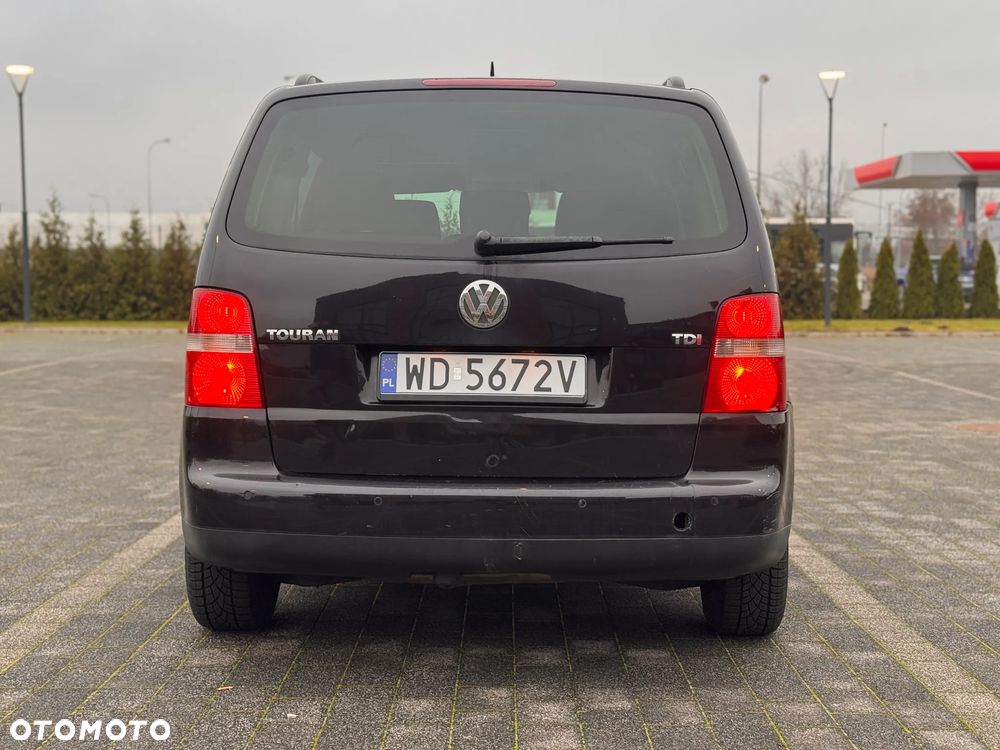 Volkswagen Touran 2.0 TDI DPF Highline - 4