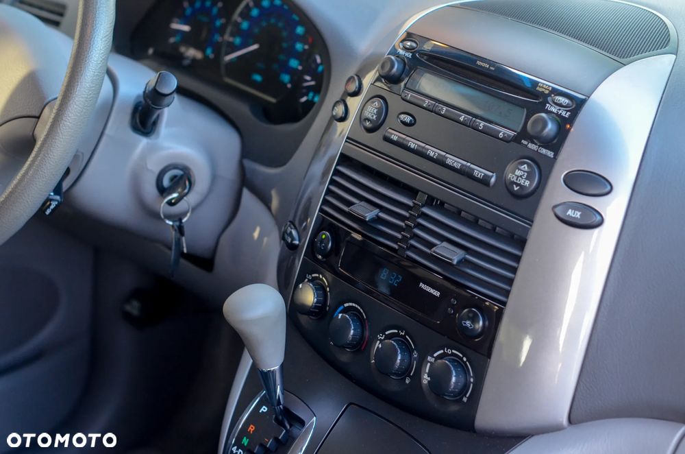 Toyota Sienna - 12