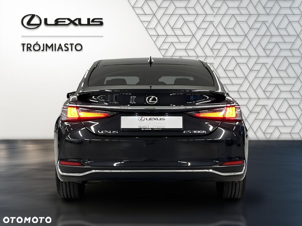 Lexus ES 300h Business Edition - 4