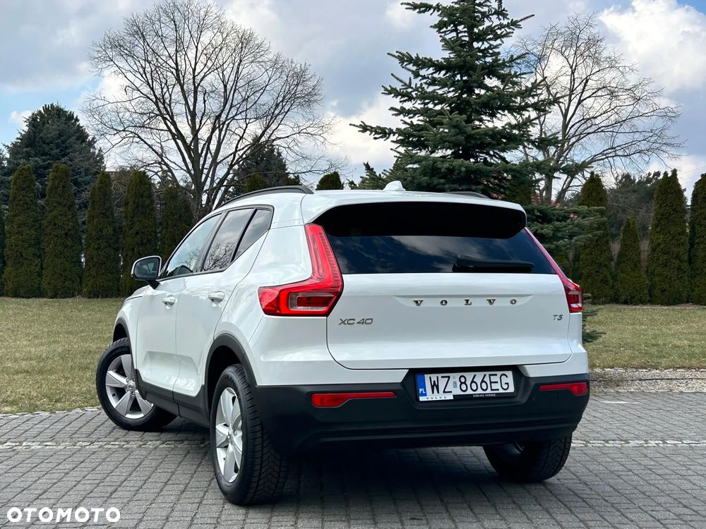 Volvo XC 40 T3 Momentum Pro - 12