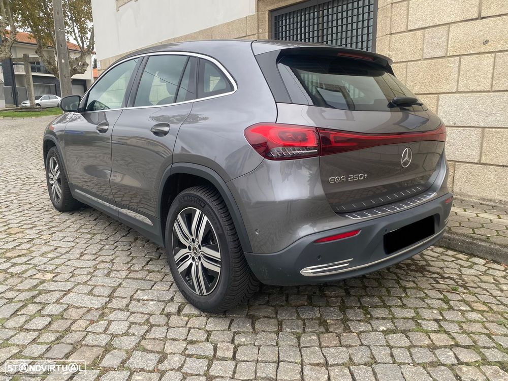 Mercedes-Benz EQA 250+ Electric Art - 1