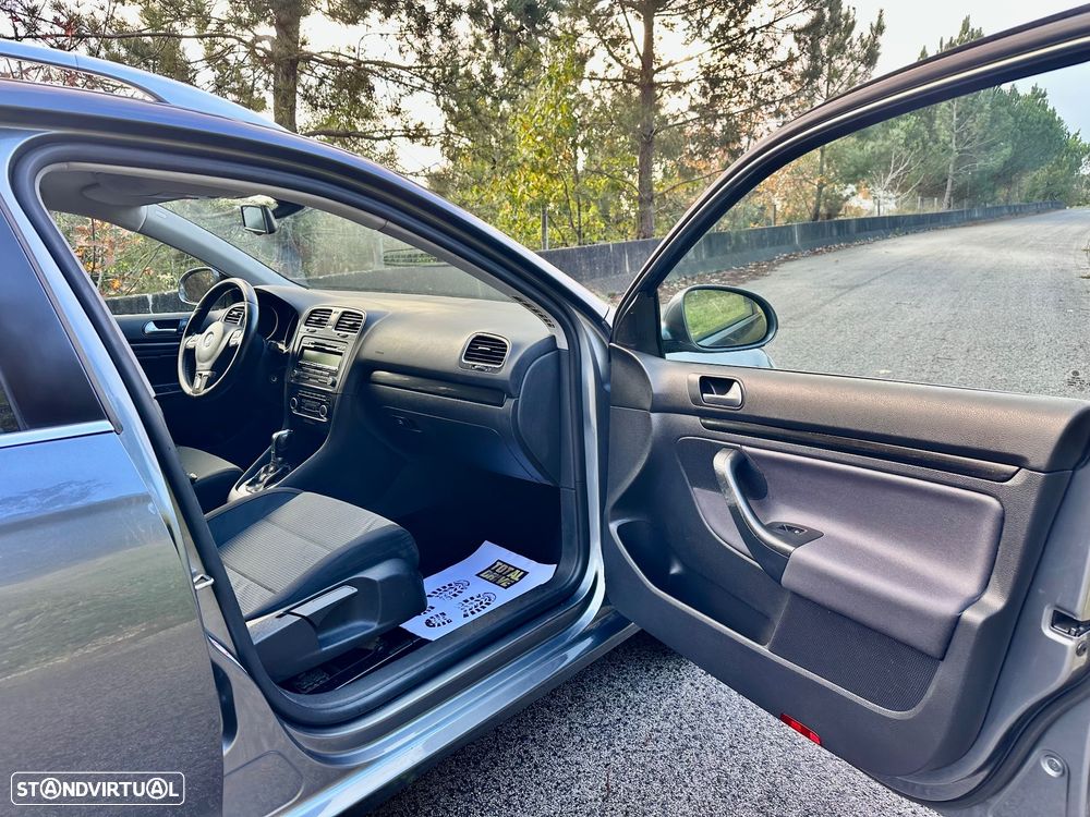 VW Golf Variant 1.6 TDi Confortline DSG - 14