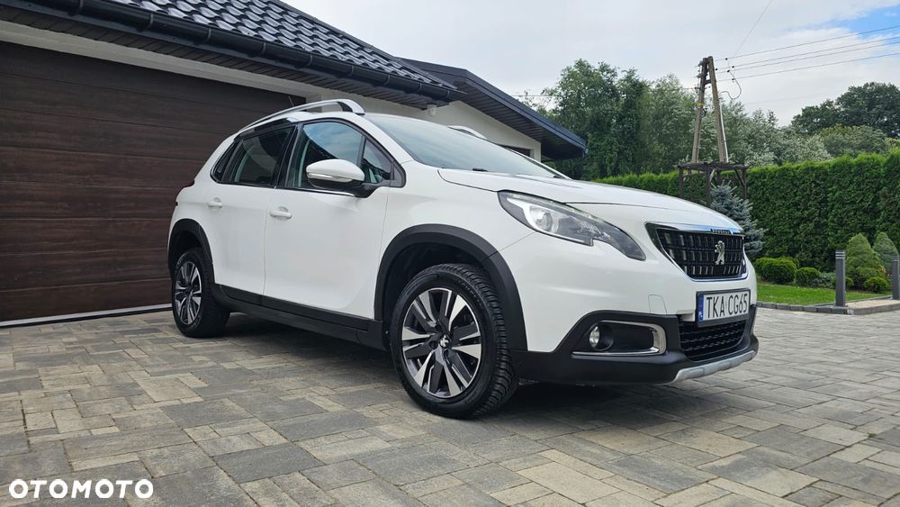 Peugeot 2008 1.2 Pure Tech GPF Allure S&S EAT6 - 4