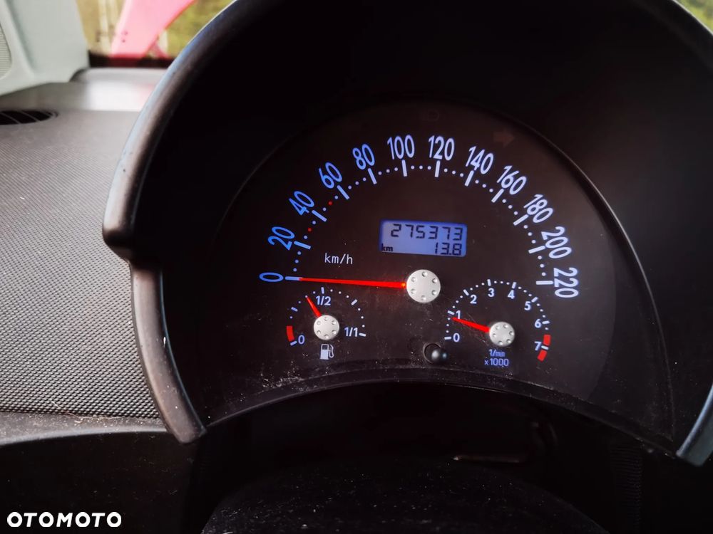 Volkswagen New Beetle - 36