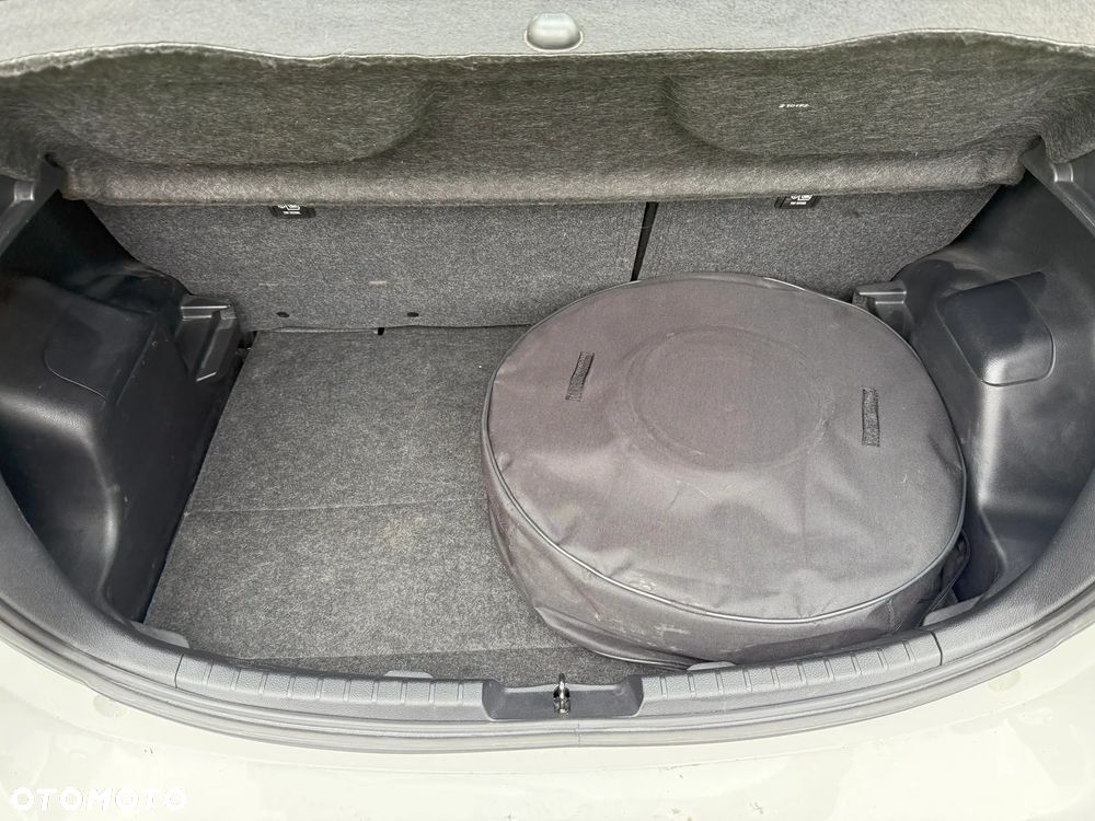 Toyota Yaris - 14