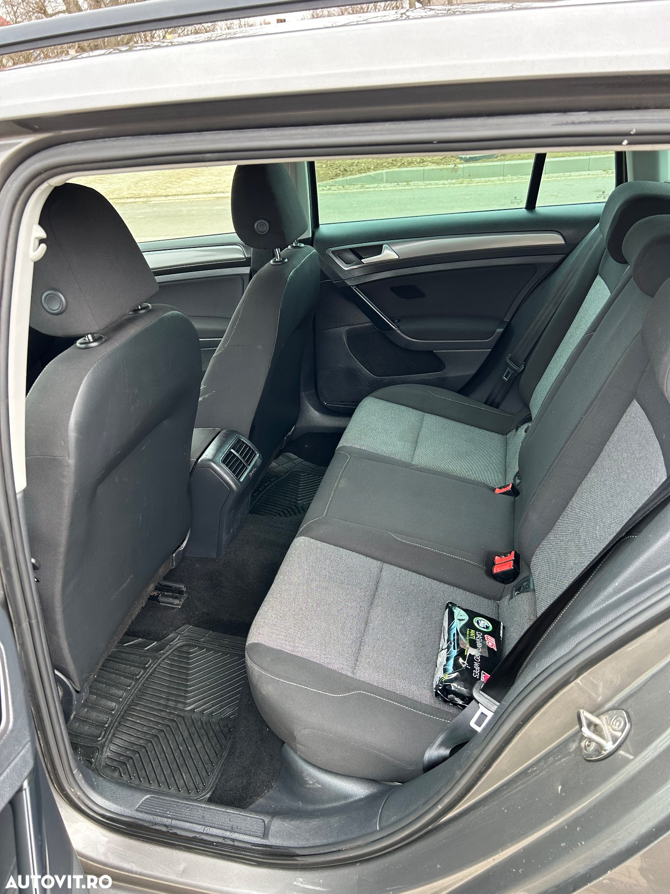 Volkswagen Golf 1.6 TDI DPF DSG BlueMotion Technology Comfortline - 6