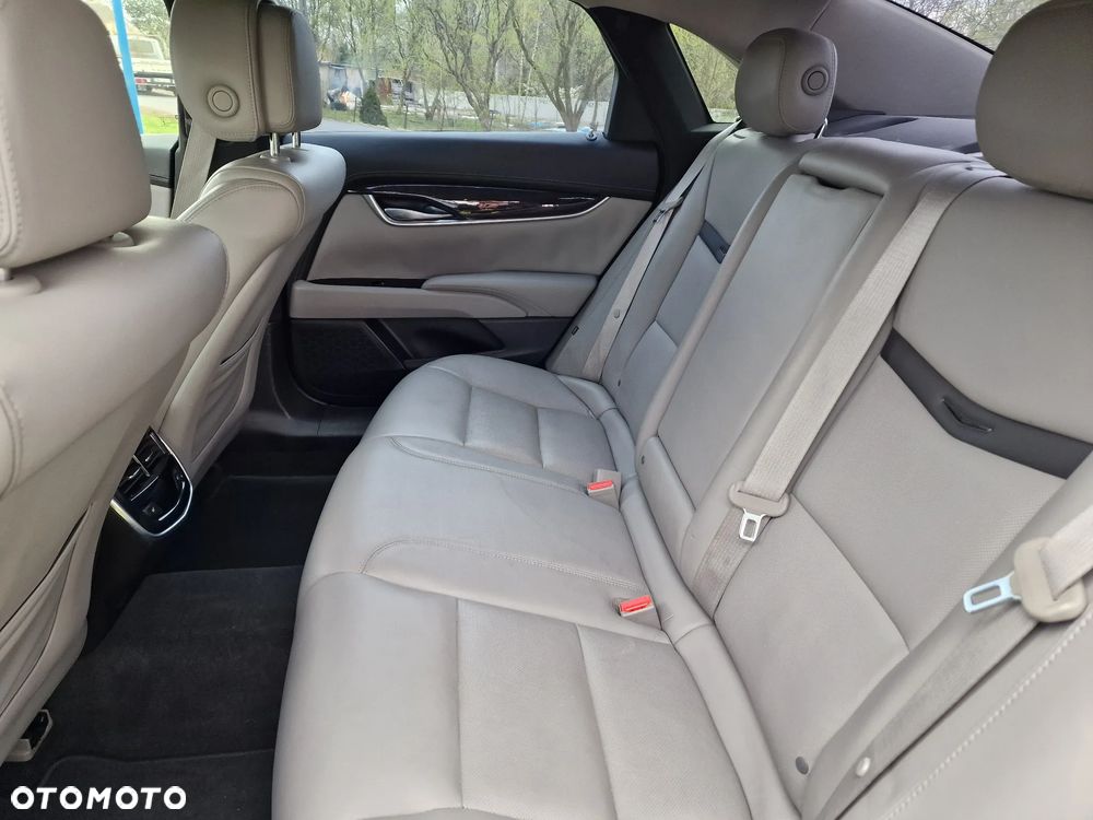 Cadillac XTS - 15