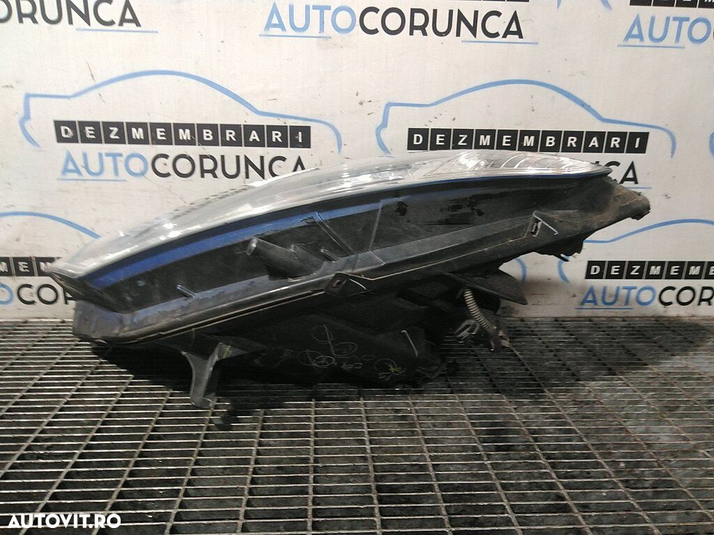 Far Stanga Ford Ecosport 2013 - 2017 SUV 4 Usi (1258) Fara xenon - 2