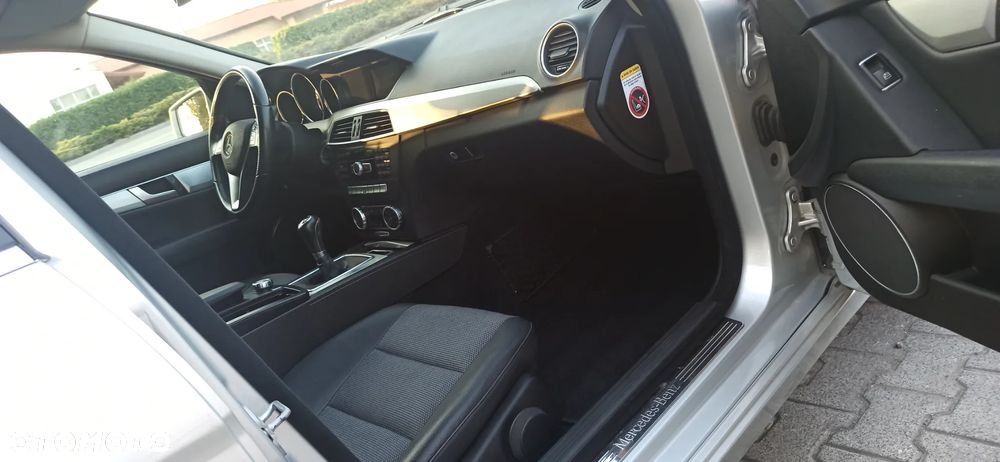 Mercedes-Benz Klasa C 180 T CDI DPF (BlueEFFICIENCY) Avantgarde - 19