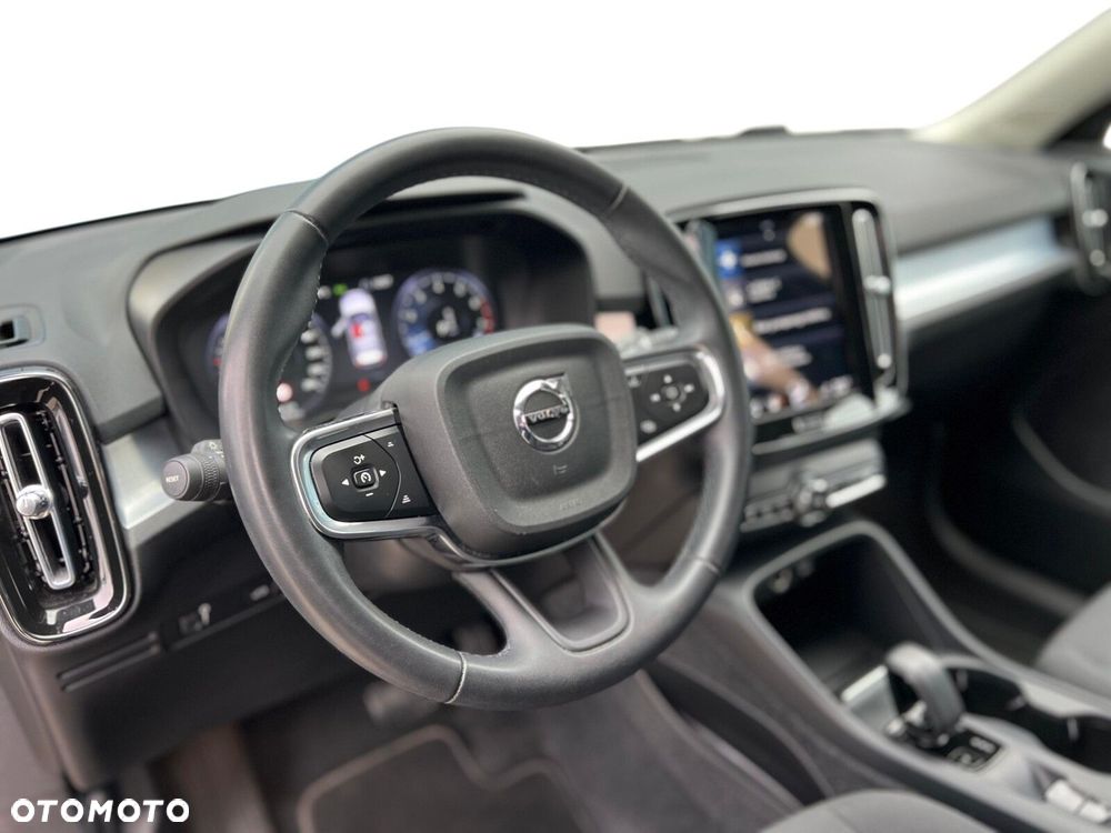 Volvo XC 40 T3 Momentum Pro - 11