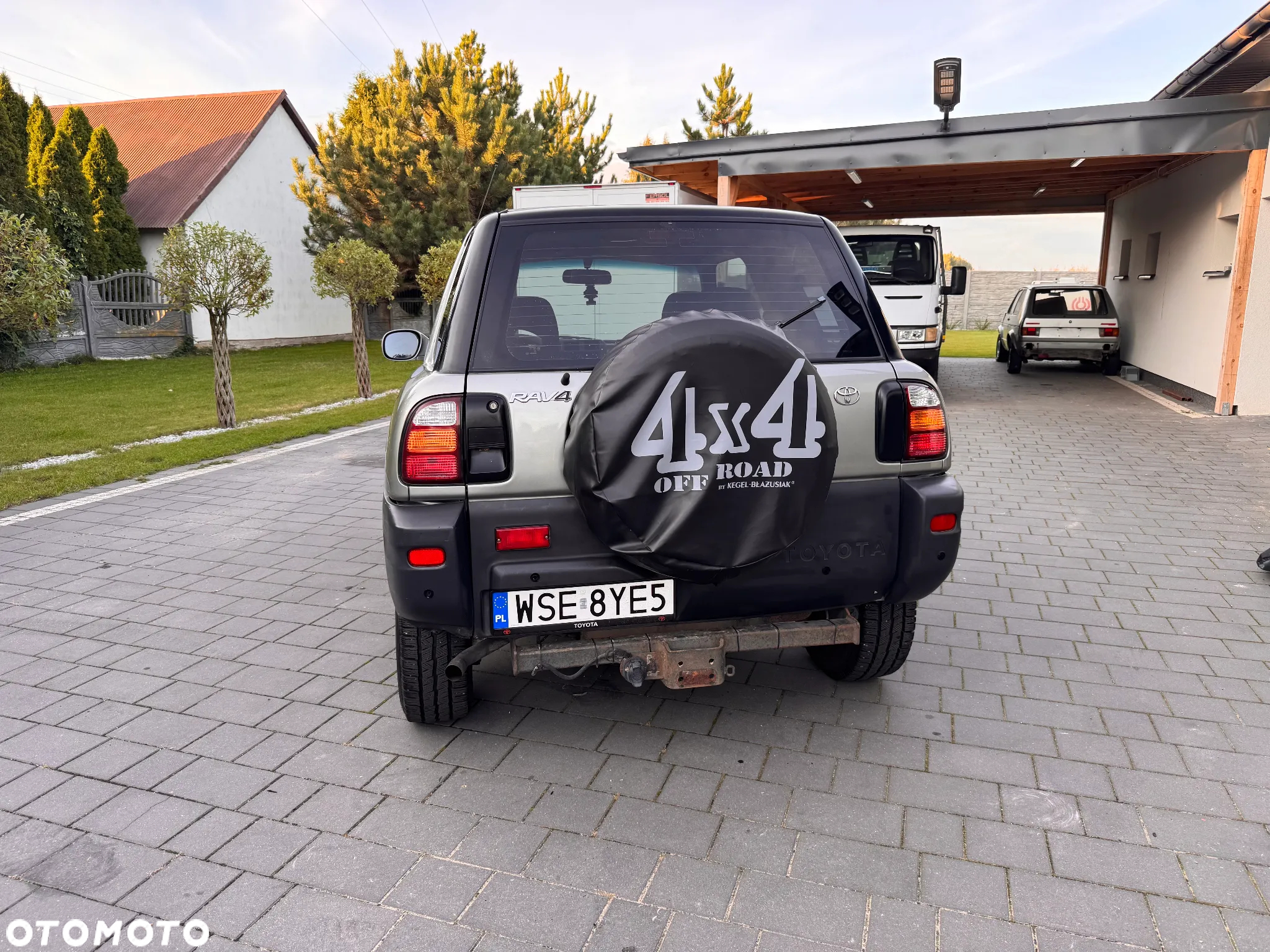 Toyota RAV4 2.0 - 5