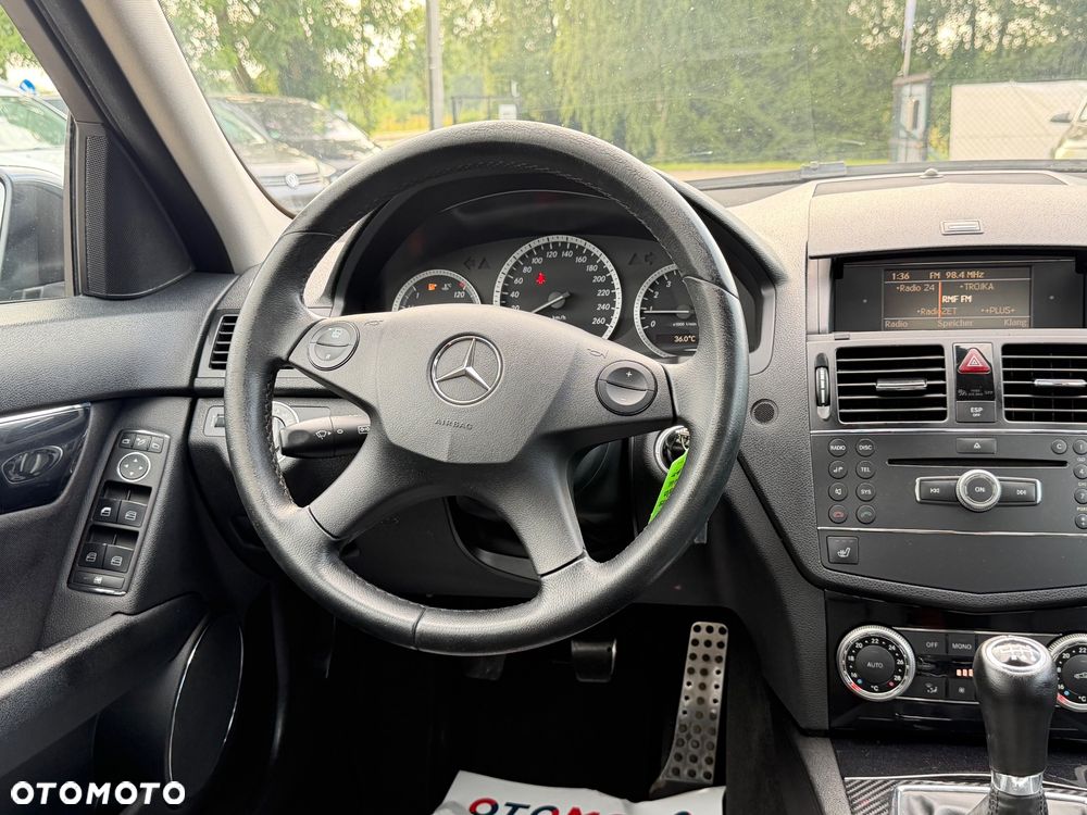 Mercedes-Benz Klasa C 180 Kompressor BlueEFFICIENCY Special Edition - 23