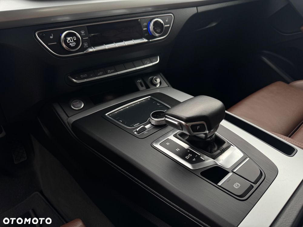 Audi Q5 50 TFSIe quattro S tronic S line business - 20