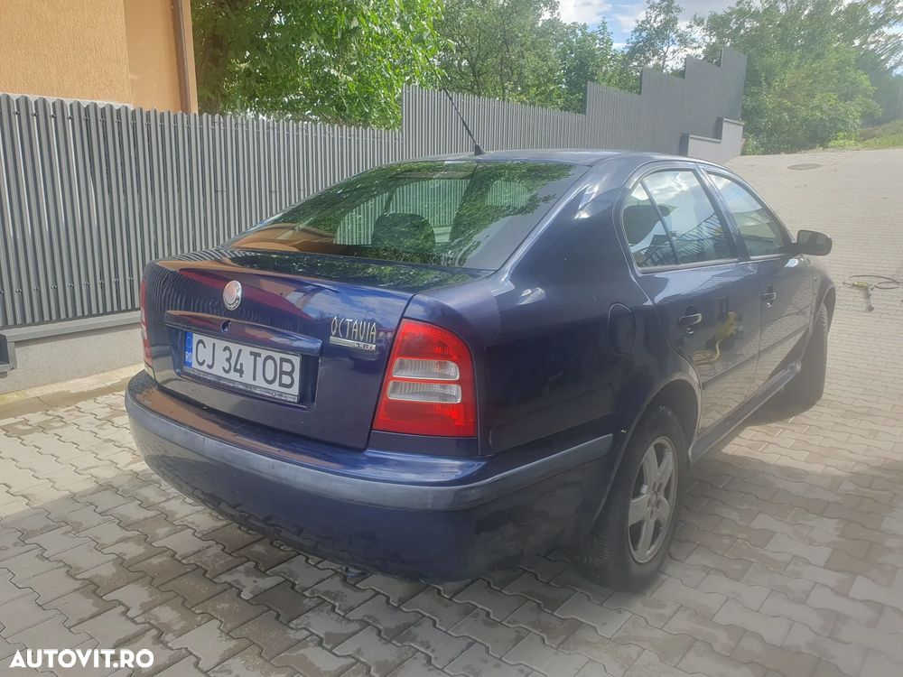 Skoda Octavia 1.6 Ambiente - 3
