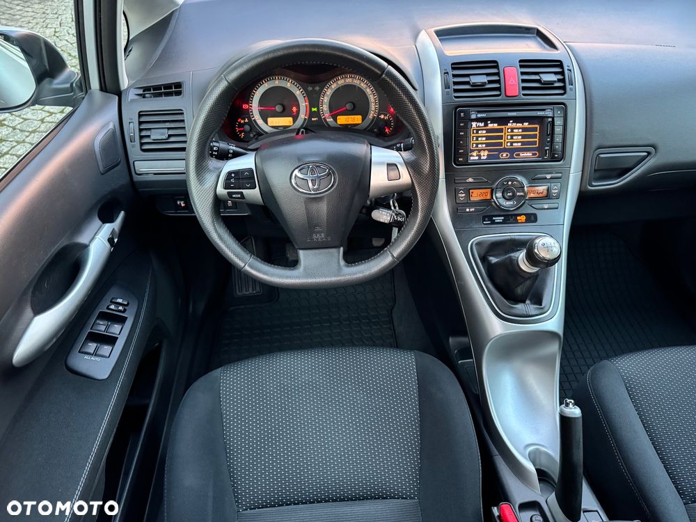 Toyota Auris 1.6 Valvematic Executive - 18