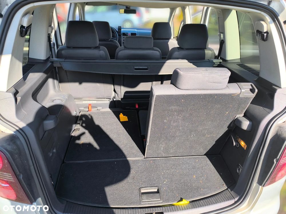 Volkswagen Touran 2.0 TDI DSG Highline - 25