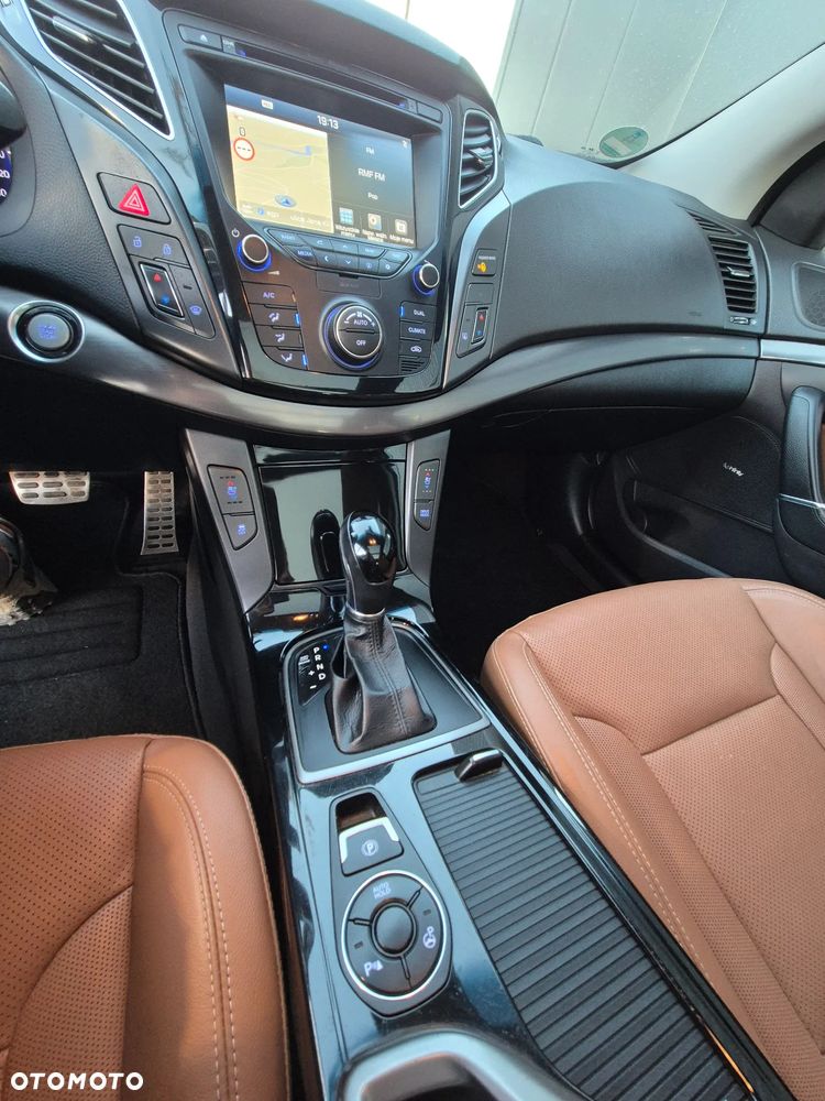 Hyundai i40 Kombi 1.7 CRDi DCT Premium - 22