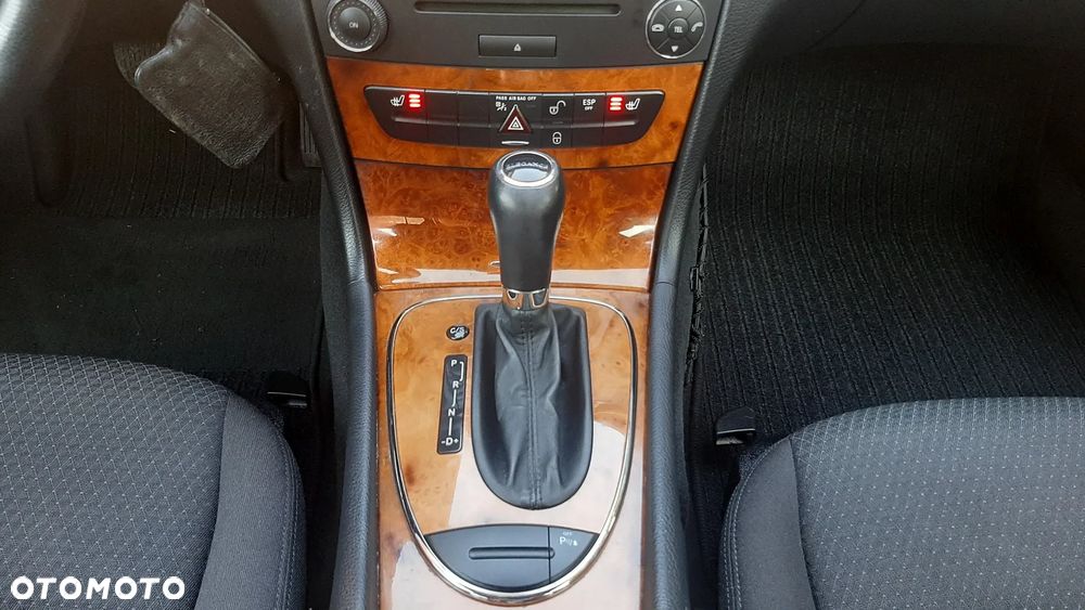 Mercedes-Benz Klasa E 200 T Kompressor Automatik Elegance - 23