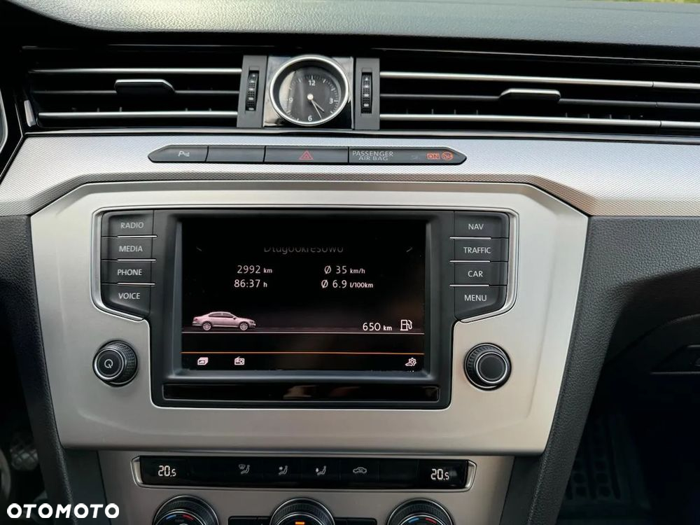 Volkswagen Passat 2.0 TDI BMT Trendline - 18