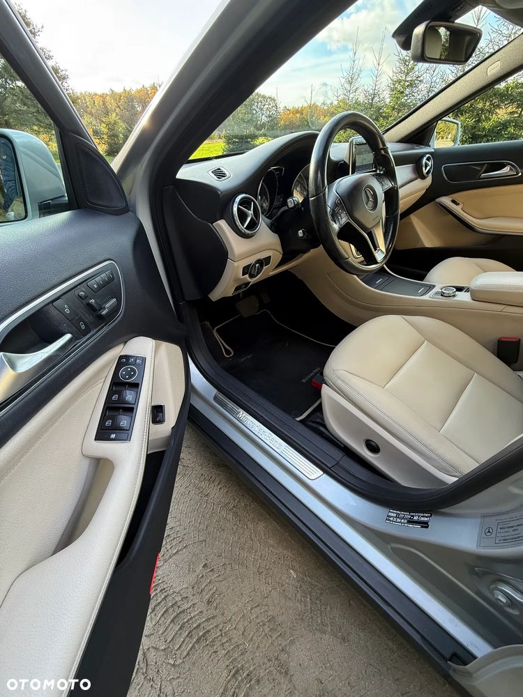 Mercedes-Benz GLA 250 4-Matic - 15