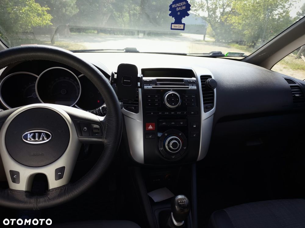 Kia Venga - 5