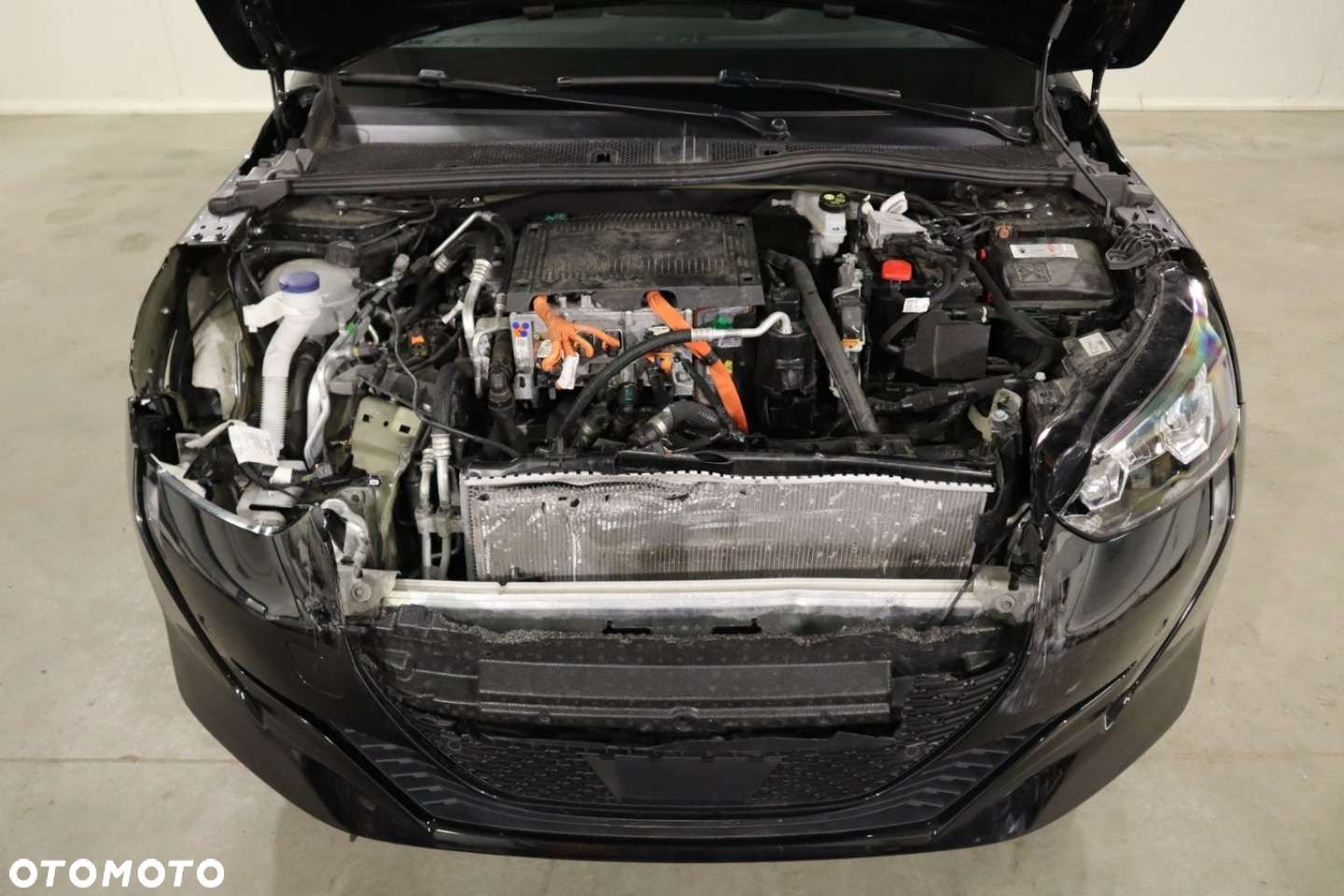 Peugeot 208 e-208 Allure - 10