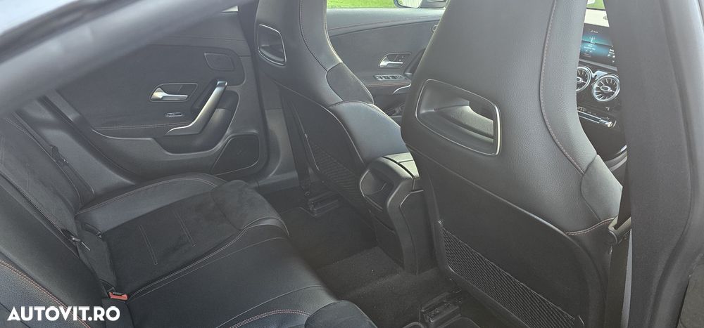 Mercedes-Benz CLA 220 - 25