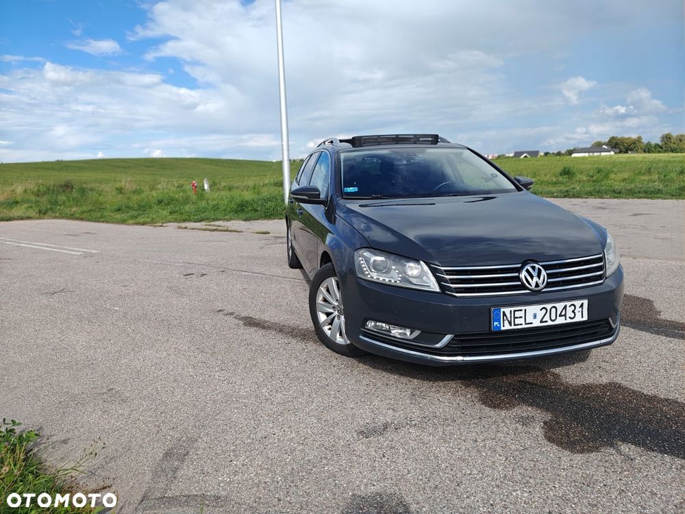 Volkswagen Passat - 1