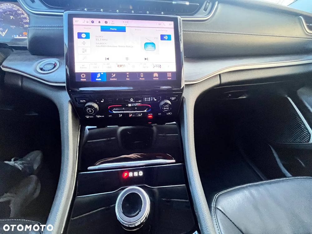 Jeep Grand Cherokee - 15