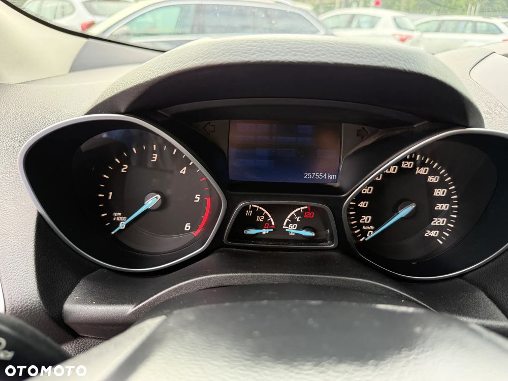 Ford Kuga - 12