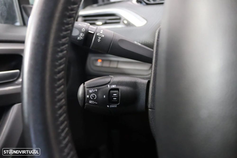 Peugeot 2008 1.2 PureTech Style - 13
