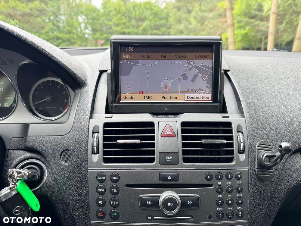 Mercedes-Benz Klasa C 250 CGI Automatik BlueEFFICIENCY Avantgarde - 26
