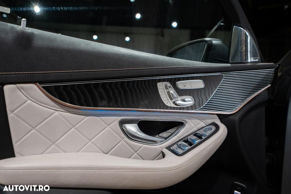 Mercedes-Benz EQC - 32