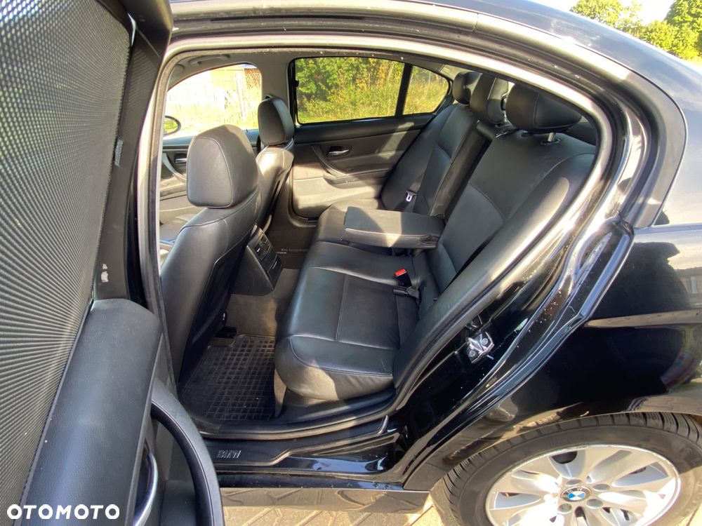 BMW Seria 3 320i - 12