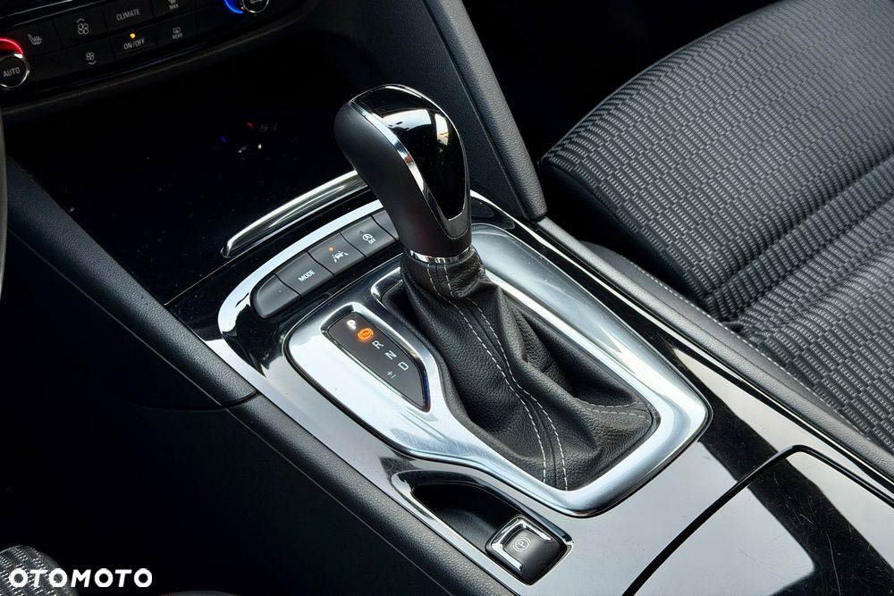 Opel Insignia 2.0 T Business Elegance S&S - 18