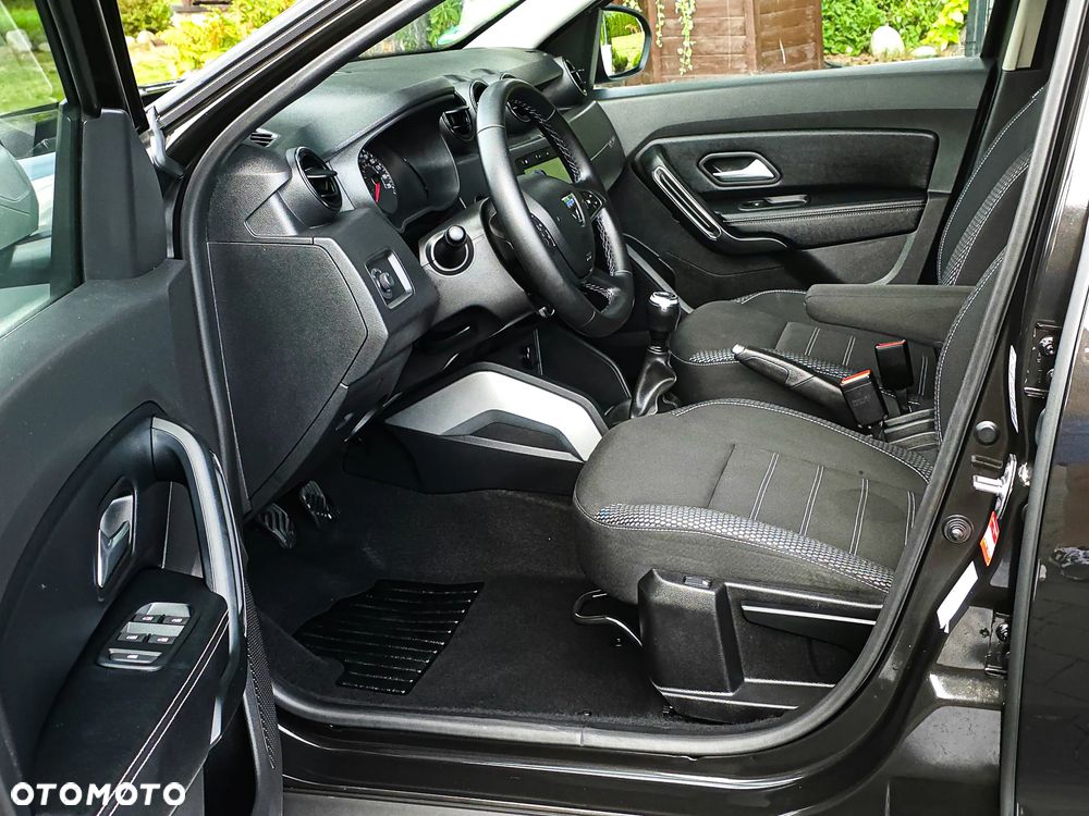 Dacia Duster 1.6 SCe Prestige - 19