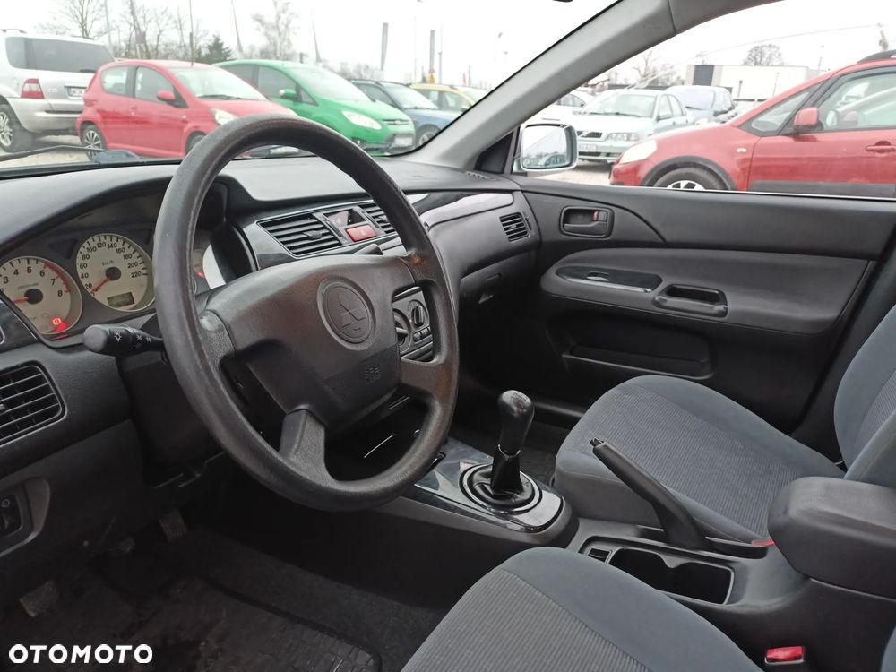 Mitsubishi Lancer - 7