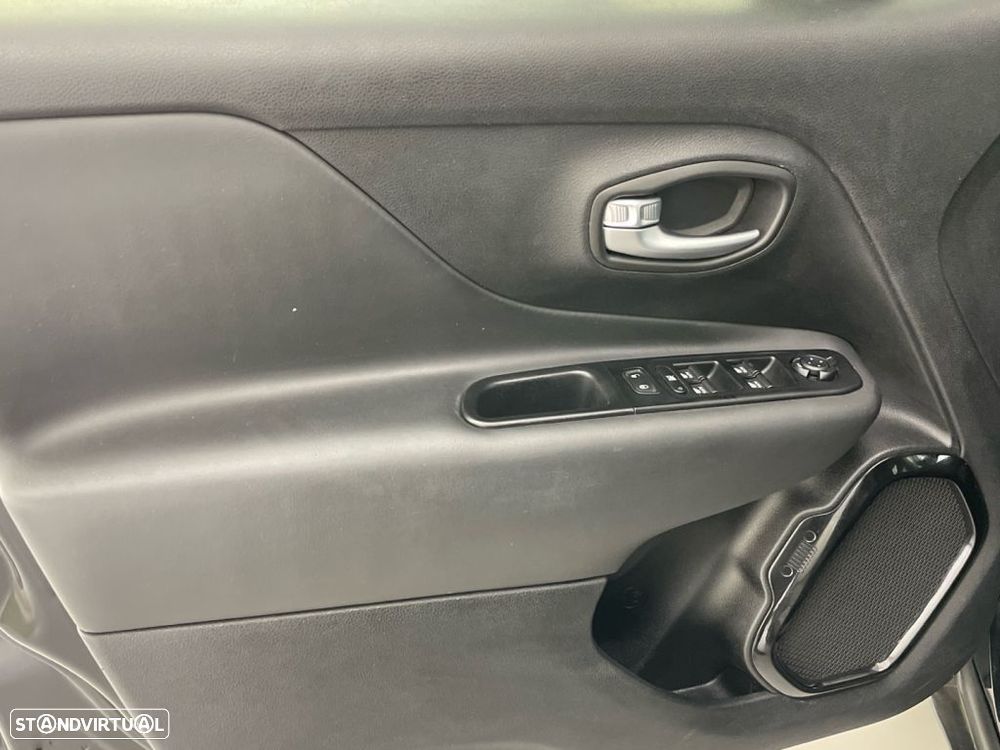 Jeep Renegade 1.0 T Longitude - 16