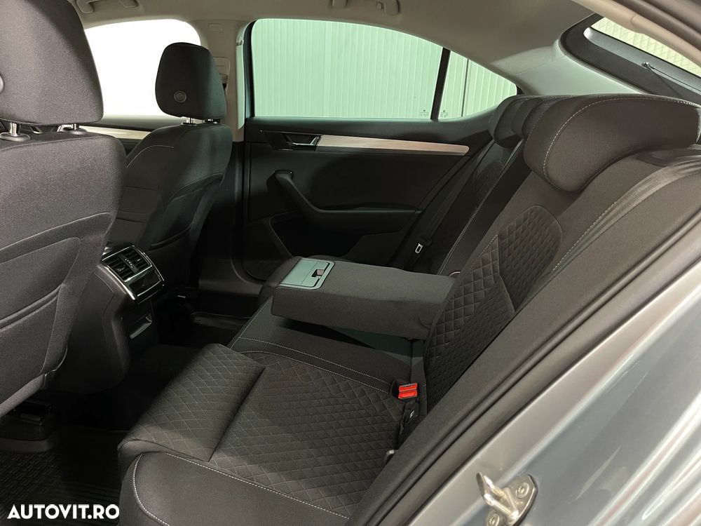 Skoda Superb 2.0 TDI DSG Ambition - 12