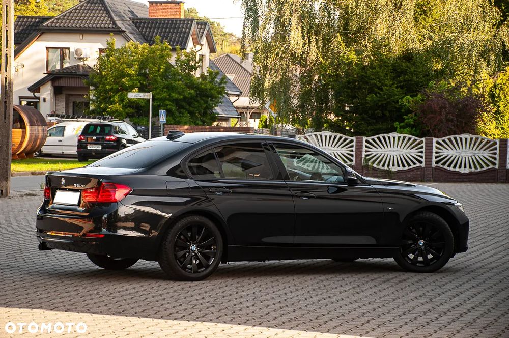 BMW Seria 3 320d M Sport Edition - 13