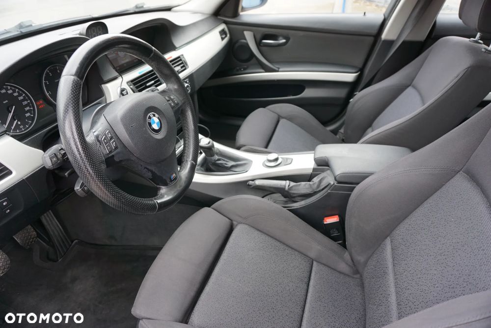 BMW Seria 3 318i Edition Sport - 8