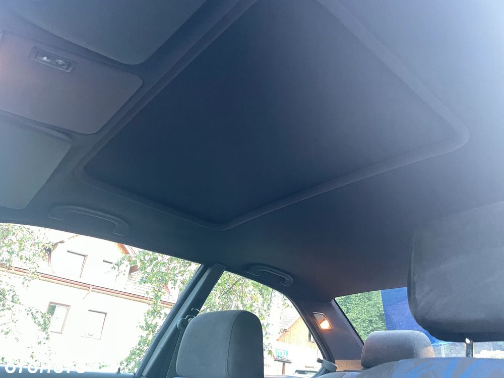 BMW Seria 3 323i - 11