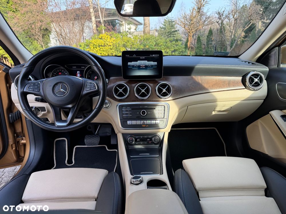Mercedes-Benz GLA 200 7G-DCT Urban - 1