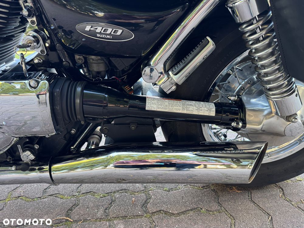 Suzuki Intruder - 14