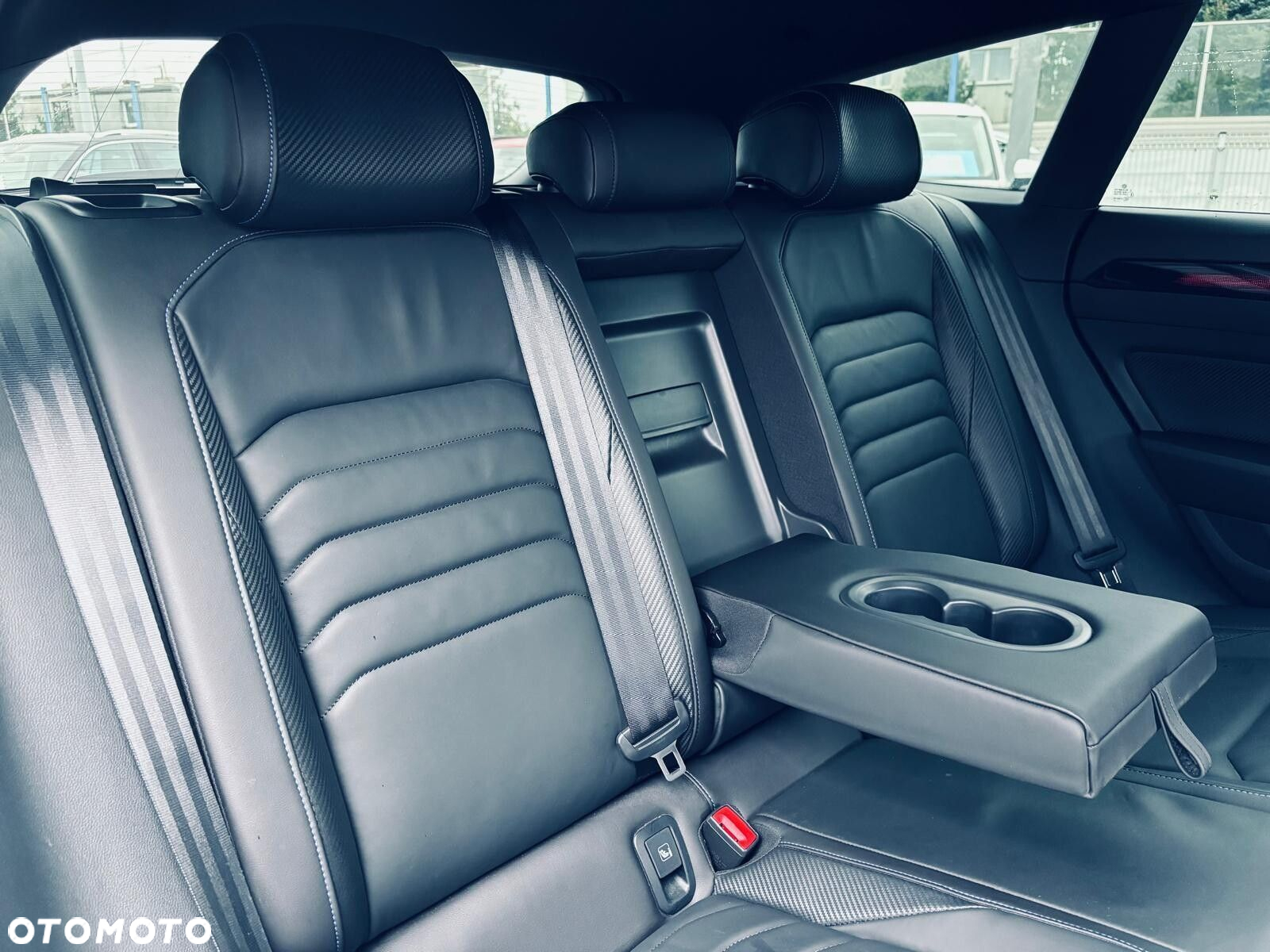 Volkswagen Arteon 2.0 TSI 4Motion R DSG - 23
