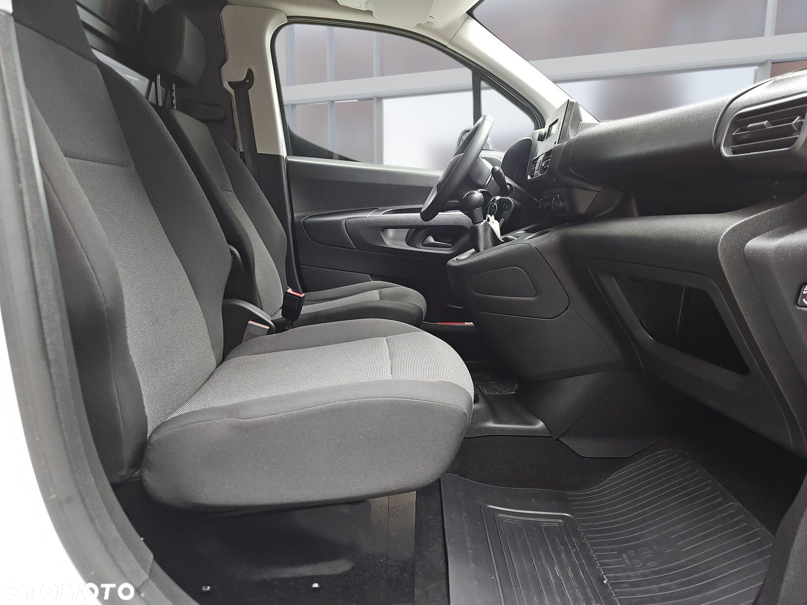 Toyota ProAce 2.3T 1.5 D-4D 75KM std Furgon Active - 11