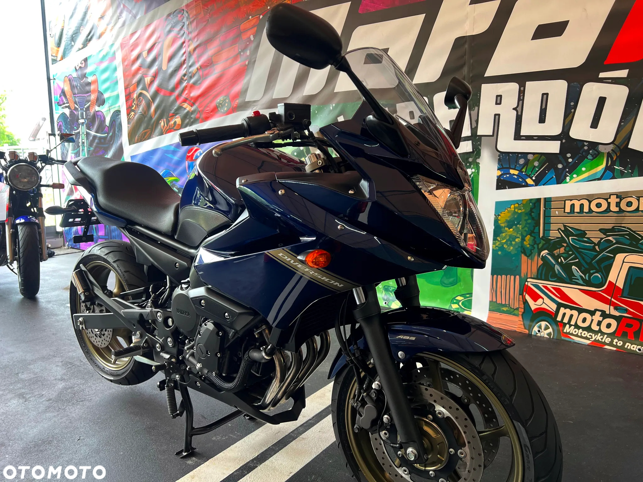 Yamaha XJ - 6